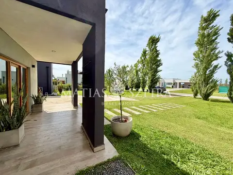 Venta Casa 5 ambientes Barrio San Roque - Comarcas de Luján