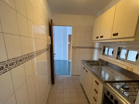 Villa Ballester - Dpto. 3 amb  céntrico - con balcón al frente!