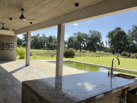 Casa Venta 5 Ambientes Acepta Permuta Menor Valor La Faustina Ruta 2
