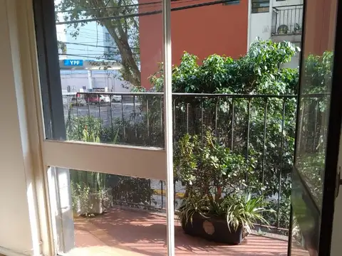 Almirante Francisco Juan Seguí 400, Piso 1*