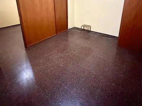 Oficina en calle sarmiento 581 (E-07)