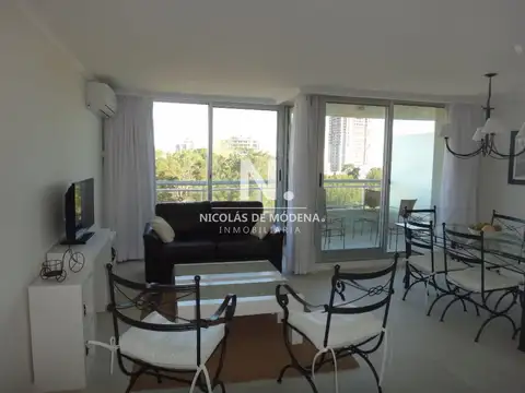 Apartamento en venta de 2 dormitorios en Punta Del Este 