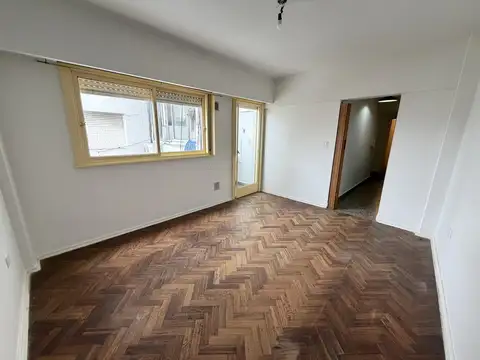 Departamento Monoambiente. 27m2. Muy Luminoso, Excelente Estado