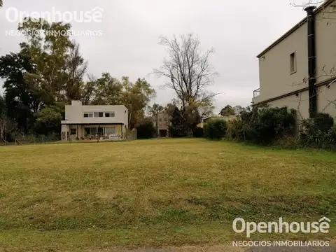 VENTA- UNICO LOTE CENTRAL - BARRIO LA ANGELICA