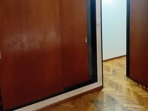 AMPLIO SEMIPISO 2 AMBIENTES CONTRAFRENTE BALCÓN CORRIDO "EDI