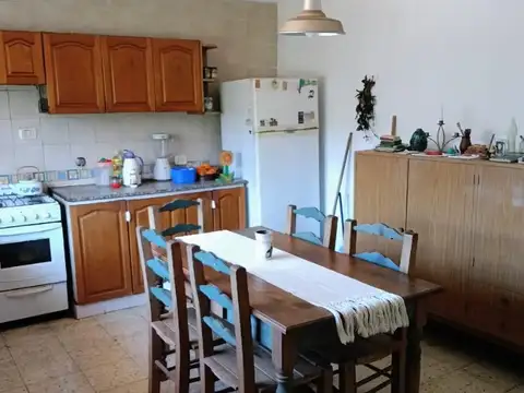 Casa 4 ambientes con 1 baño