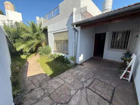Casa en Venta -  4 amb con parque  -Villa Ballester