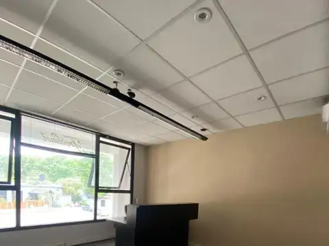 Oficina 3 ambientes con 2 baños