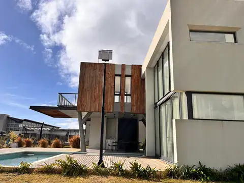 Venta - Casa 507m2 con pileta - Lote K40 - Greenville Polo - Berazategui