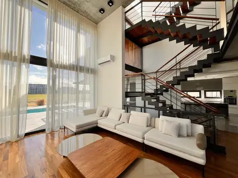 Venta - Casa 507m2 con pileta - Lote K40 - Greenville Polo - Berazategui