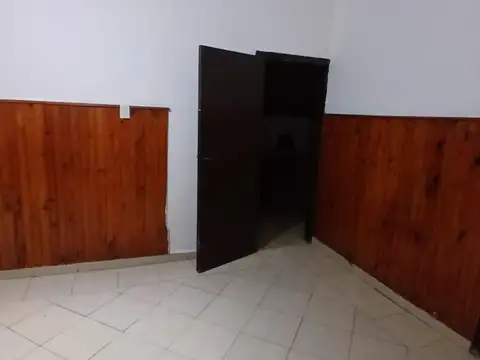 Depto Tipo Casa en Alquiler en Ramos Mejia Sur, $ 450.000