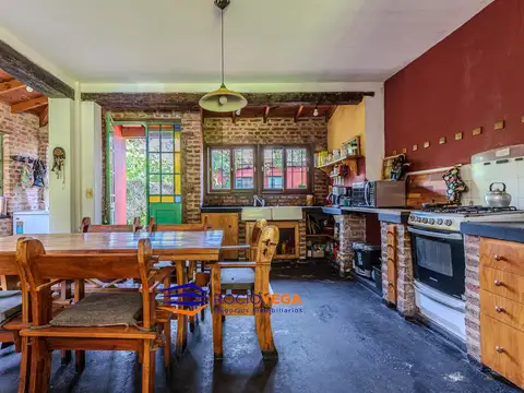 Casa en Venta con 3 cocheras