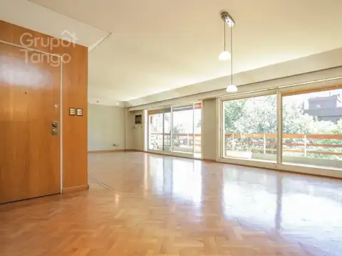 Venta Departamento Villa Devoto Cinco Ambientes Frente Balcón Jardín Dependencia Cocheras