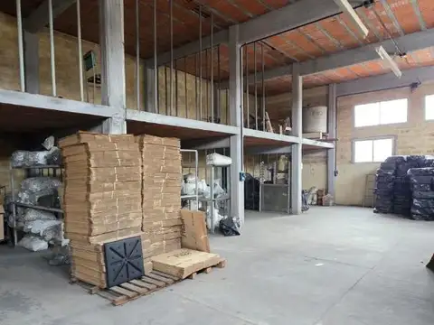 GALPON INDUSTRIAL EN VENTA CON ENTRADA DE CAMION 