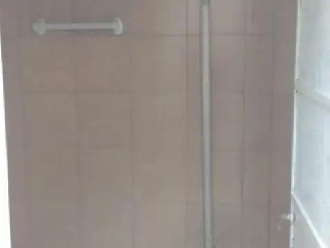 Departamento en Alquiler en Valentin Alsina, $ 300.000