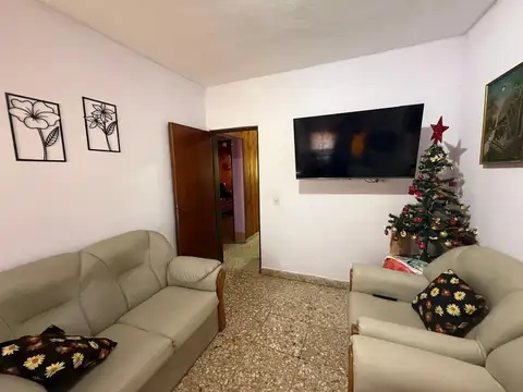 DOS INMUEBLES EN TERENO DE 345 m2 - HURLINGHAM (ZI P QUIRNO)