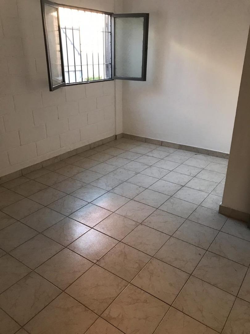 Casa en Alquiler en General Bustos, $ 450.000