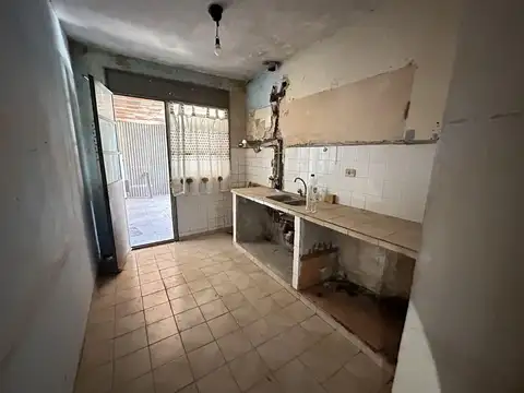 Calle 375 bis al 3300, Barrio Petroleros