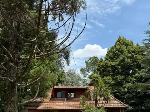 CASA EN VENTA, CON EXCELENTE UBICACION Y LOTE, EL MORO, MARCOS PAZ