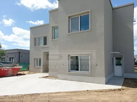 Casa 4 dormitorios Venta - El Canton - Norte