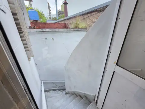 Eduardo Acevedo 300, Piso 1
