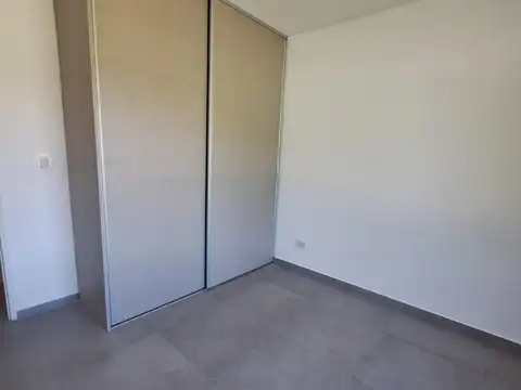 Casa interna 4 ambientes en barrio Santa Sofia