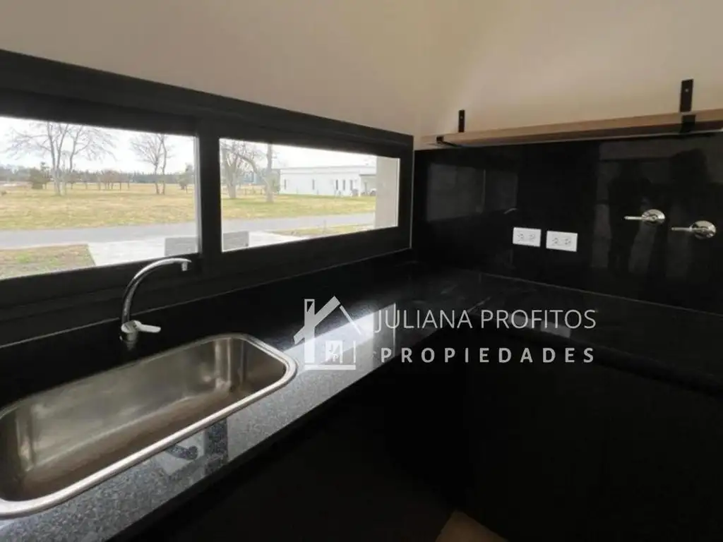 Casa - 172  m² Cubierta | 3 dormitorios | 5 años | 3 baños | 4 ambientes | 752  m² Terreno