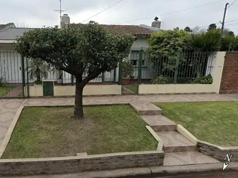 Hermoso Chalet en Barrio Los Alamos, Glew