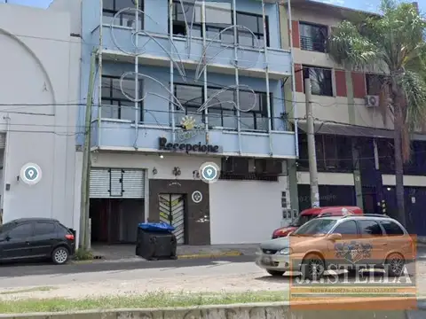 2 Salones de 200 m² en Planta 1er y 2do Piso S/ colectora Gral. Paz (en Block) - Lomas Del Mirador