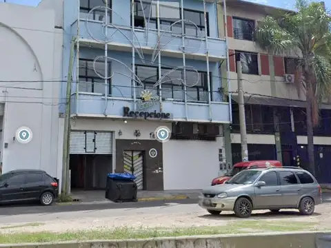 2 Salones de 200 m² en Planta 1er y 2do Piso S/ colectora Gral. Paz (en Block) - Lomas Del Mirador