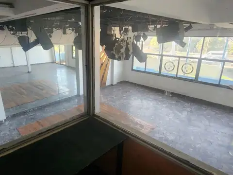 Local en Venta 30 años