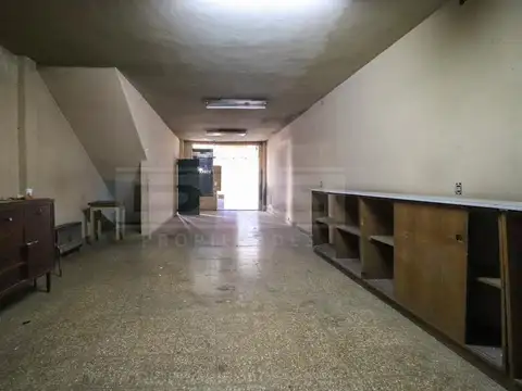 Leandro N. Alem al 2500 entre Velez Sarsfield y Jose Hernandez