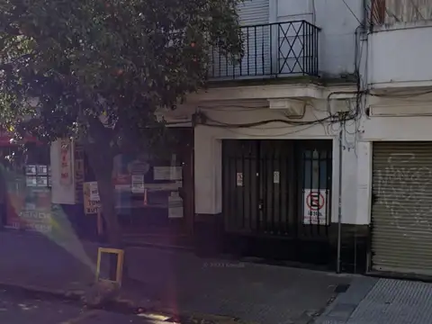 AMPLIA CASA CON LOCAL A METROS DE LA PEATONAL BELGRANO