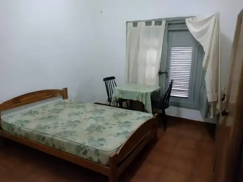 Casa 6 ambientes con 2 baños