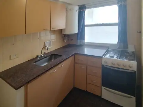 Hermoso dos amb con dos balcones