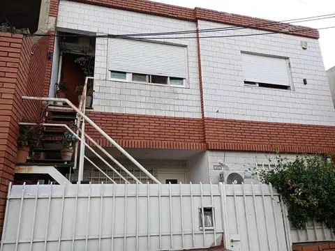 Leones 1500 , Piso 1