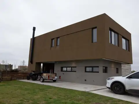 Casa en Venta en Puertos - Barrio Acacias