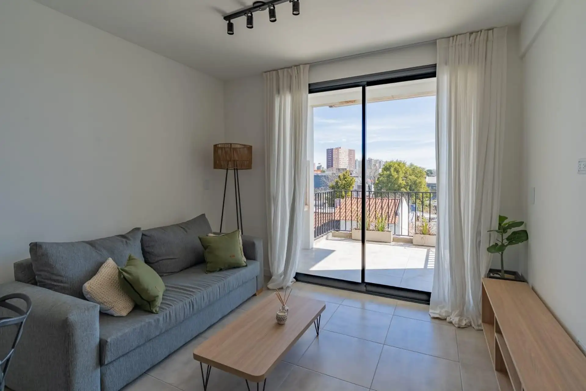 Venta de departamento de 2 ambientes a la calle - Neuquén 1200 - Nueva Terminal