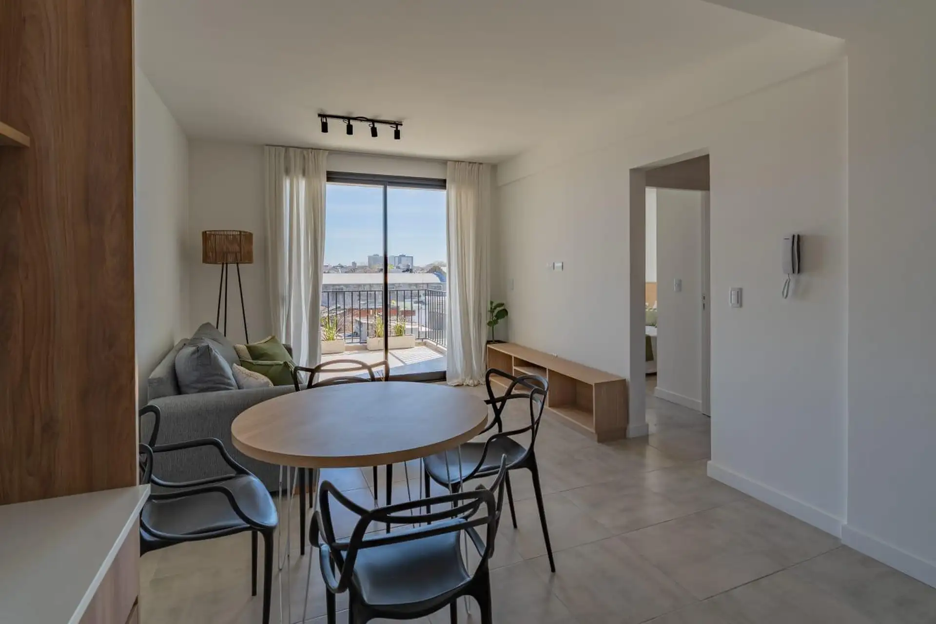 Venta de departamento de 2 ambientes a la calle - Neuquén 1200 - Nueva Terminal