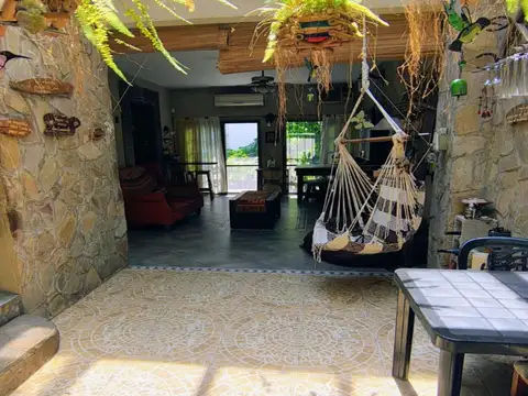 Depto Tipo Casa en Venta de 5 ambientes