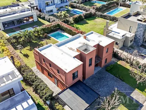 Casa en Alquiler en Haras Santa Maria, USD 2.200