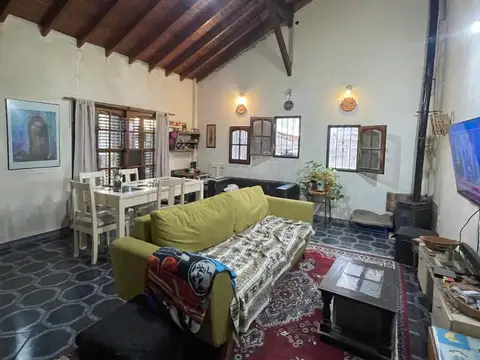 Venta casa 4 ambientes -Evalúa Permuta