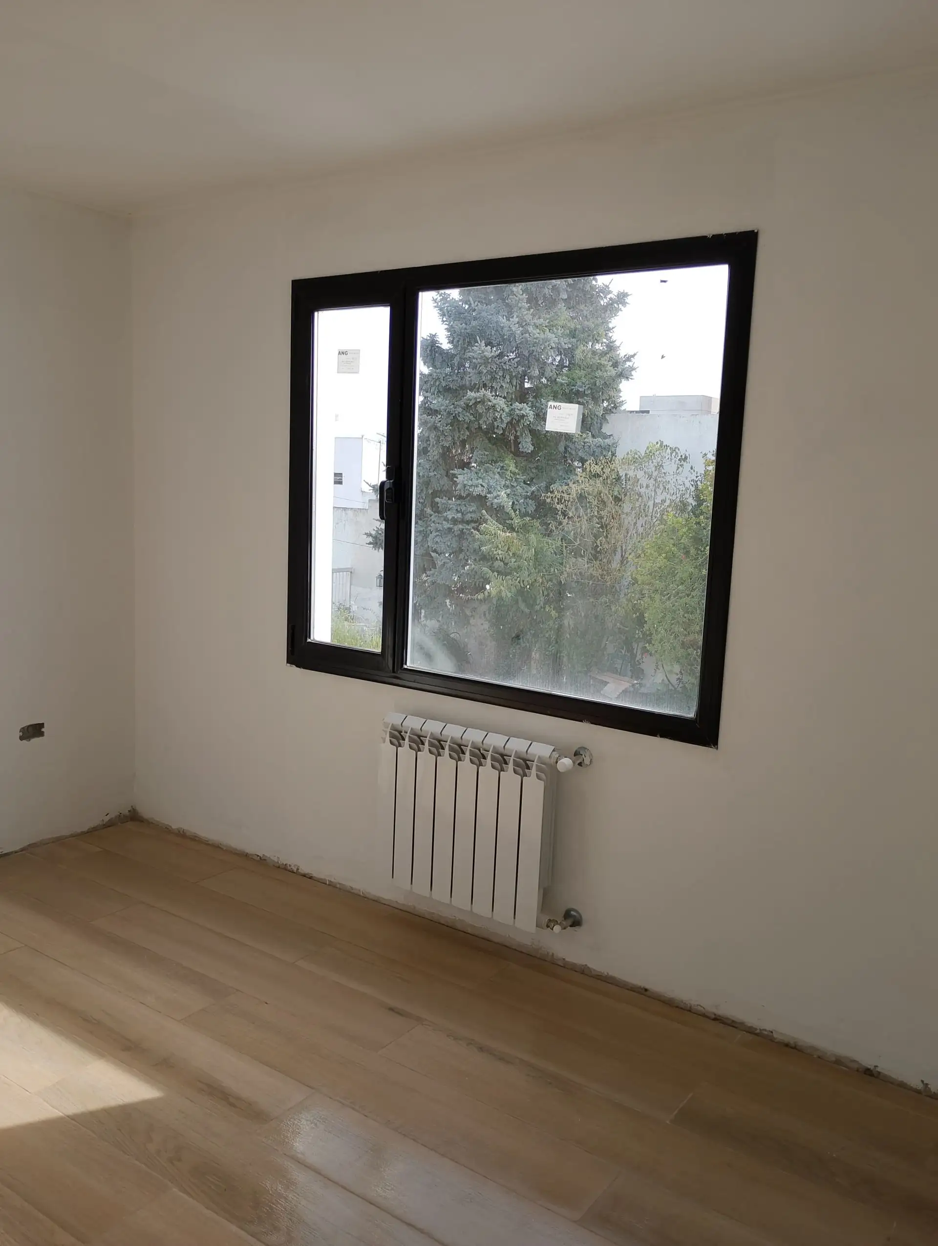 Dúplex 3 dorm, 76m² con patio privado — Centro