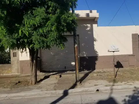 EN VENTA EN EL PALOMAR CASA AMERICANA CON GARAGE, 3 AMBIENTES CON AMPLIO FONDO - FICHA 8092