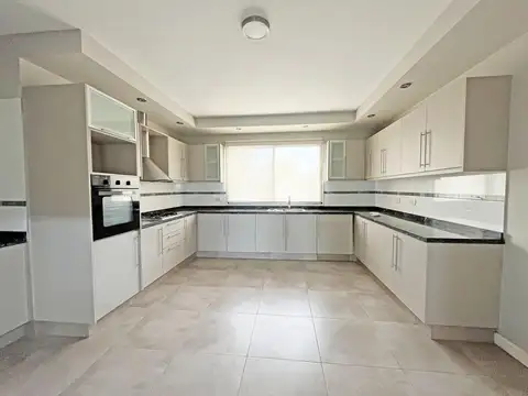 Casa en Alquiler al Oeste