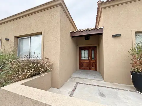 Casa en Alquiler de 3 dormitorios