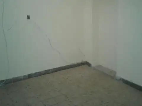 Alquiler PH 2 AMBIENTES y sin expensas a 3 cuadras del shopping de avellaneda!