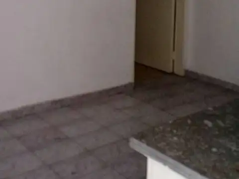 Depto Tipo Casa en Alquiler en Gerli, $ 360.000