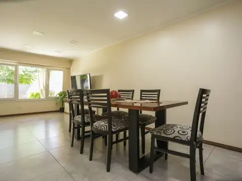 Casa 5 ambientes con 3 baños