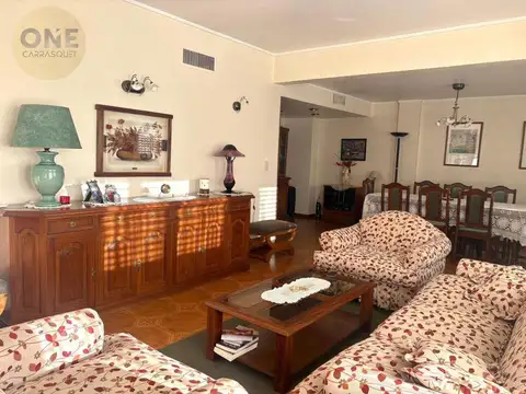 Departamento 6 ambientes con 2 baños
